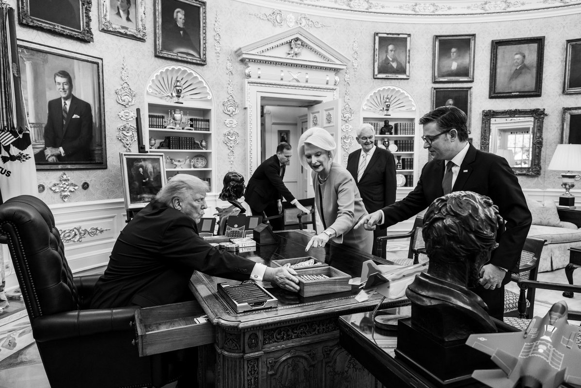 CallyGingrich's tweet photo. .@newtgingrich and I were honored to spend time with @POTUS at the White House. We appreciated the opportunity for a thoughtful conversation and also enjoyed reconnecting with Speaker Mike Johnson and so many friends in the Administration. 🇺🇸 https://t.co/YLcGpGusJv