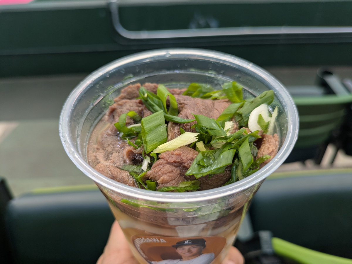 takkey_m's tweet photo. 球場飯😋美味い！ https://t.co/PqU2TZLK9V