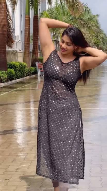 Cineaaddictt's tweet photo. Stunning #shivaninarayanan thread  5 🖤🖤🖤 https://t.co/zeoW2Wmes6
