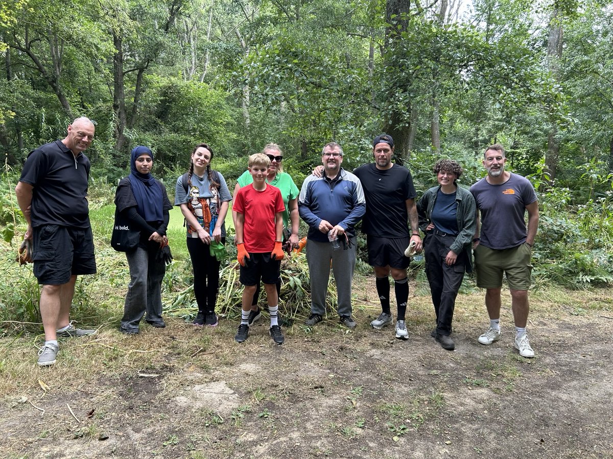 DpMedical's tweet photo. Earlier this week, two more teams of volunteers from here at DP Medical returned to Birtley Estates Management with Surrey Hills Society to continue with our work helping remove the invasive Himalayan Balsam. Thanks to everyone who took part! https://t.co/2TmLiyKbWX