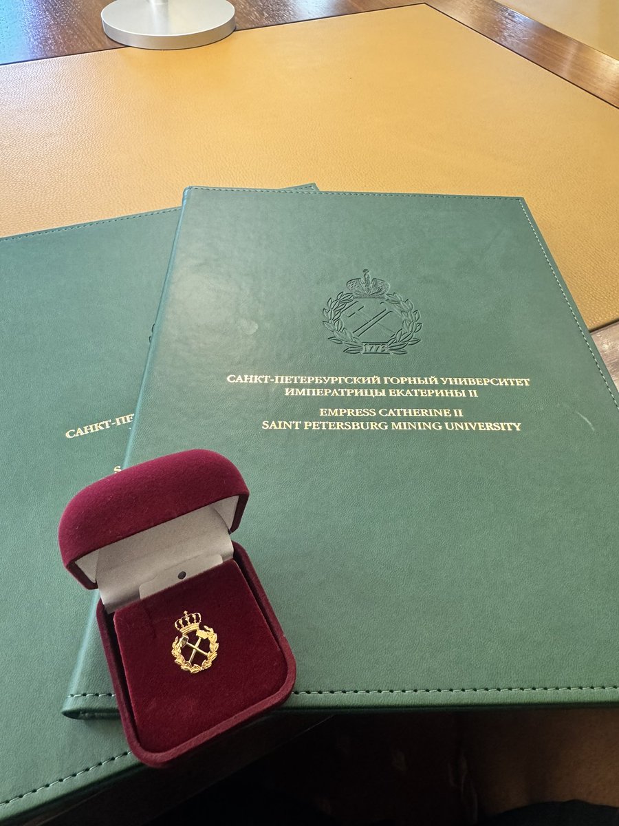 MandisaGaba's tweet photo. MBA esandleni🥺I achieved what I came to do at the Saint Petersburg Mining University, Russia. My South African friends also came to support me, and bear witness to this milestone. God has been so so good to me. https://t.co/EXtlurqn6t