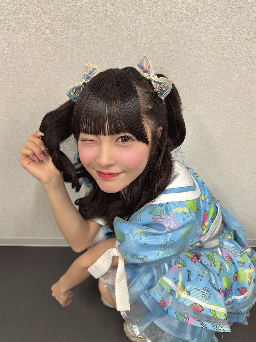 arimura_minami's tweet photo. 本日もありがとうございました！
雨の中でしたが、会いに来てくれてありがとう

ライブ中はギリギリ雨降らなかったね🤭
野外ライブはやっぱり最高‼️

明日からまた2日間よろしくお願いします🙇‍♀️
一発目のステージは、OGさんとのコラボスペシャルステージです！
みんなで最上級にブチ上がっていこうね https://t.co/QkrbXp540M