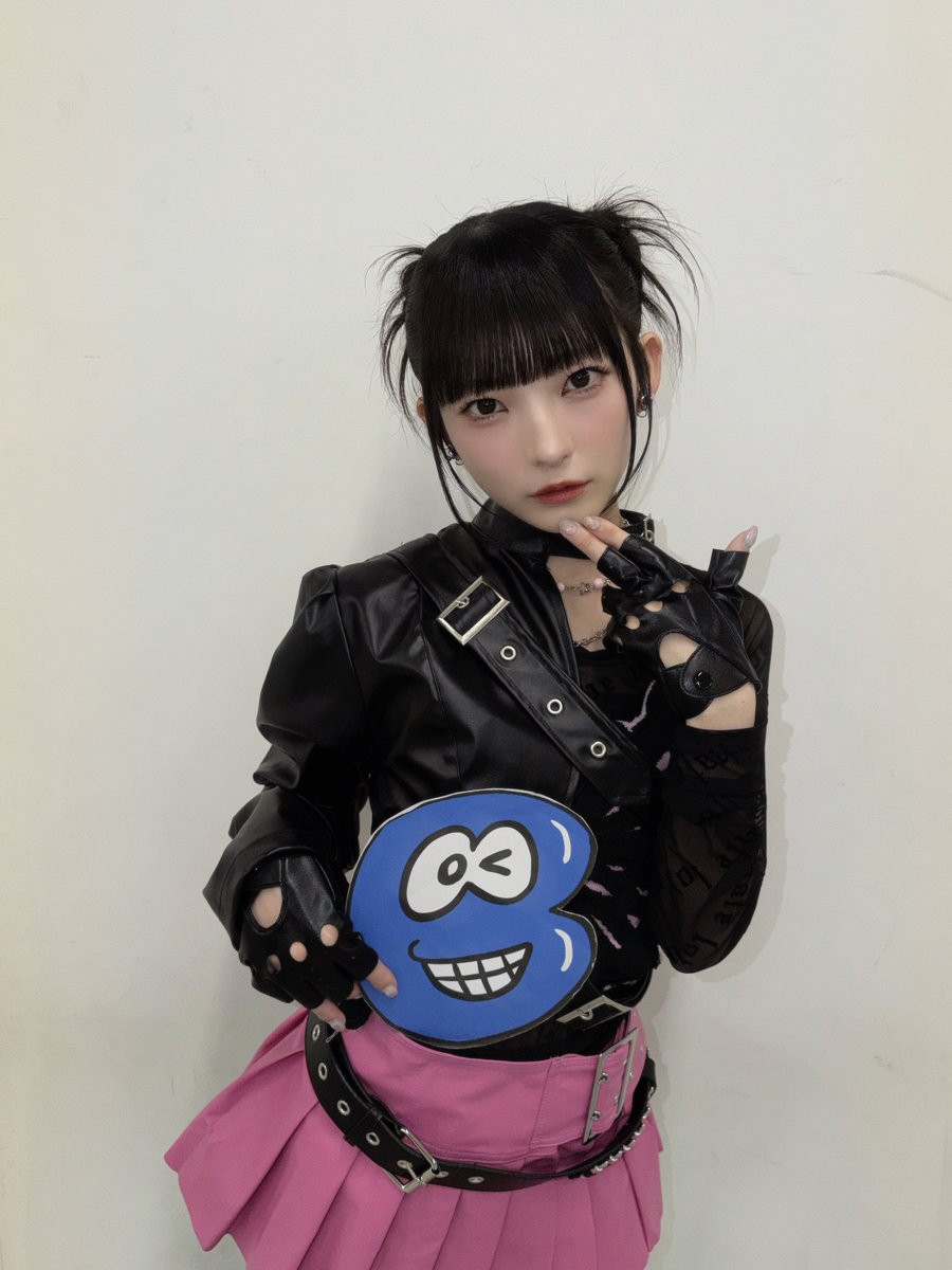 nagata_shiori_'s tweet photo. 本日25:04～日本テレビ系にて放送 #バズリズム02 に出演させていただきます📺
 #ここでファーストキッス を披露します♥パワフルな楽曲をMV衣装のノイミーちゃんでお届け！一緒に盛り上げていただけるととっても嬉しいです💌
 #ノイミー https://t.co/T4WDZG1QYm