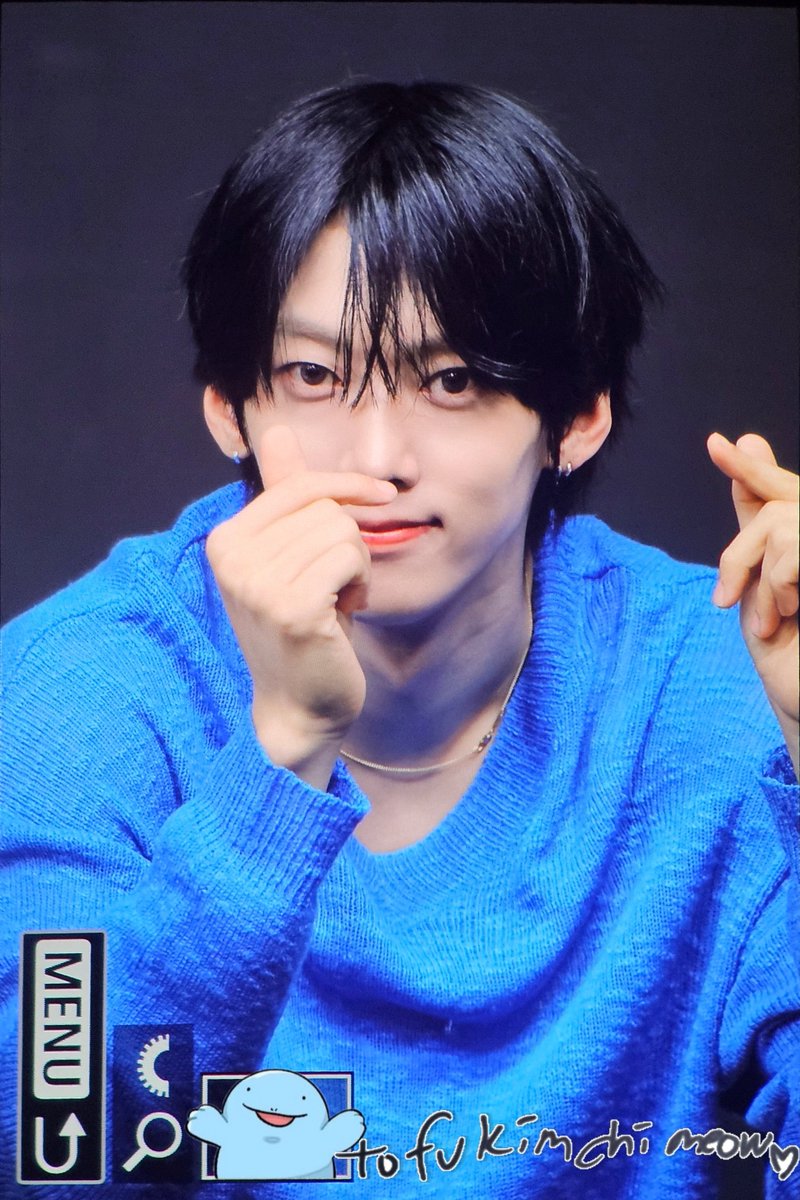 tofukimchimeow's tweet photo. 260724 뮤직아트 팬싸

Blue💙캠든💙나

#앰퍼샌드원 #AMPERSANDONE #나캠든 #NAKAMDEN #KAMDEN #나두빈 #캠든 https://t.co/XqK0vrw9UT