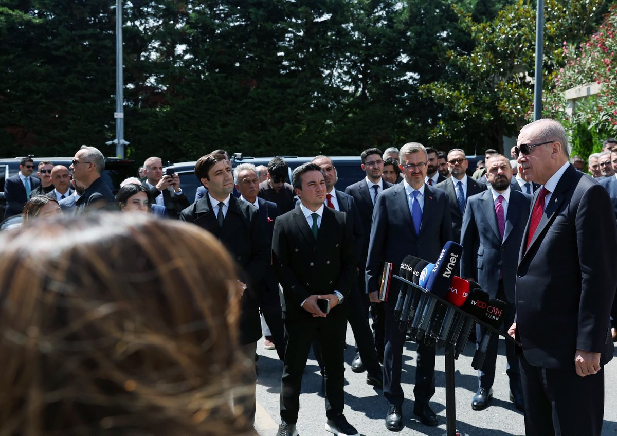 Akparti's tweet photo. Cumhurbaşkanımız Sayın Recep Tayyip Erdoğan, cuma namazı sonrası açıklamalarda bulundu. https://t.co/6Jrwi7B285