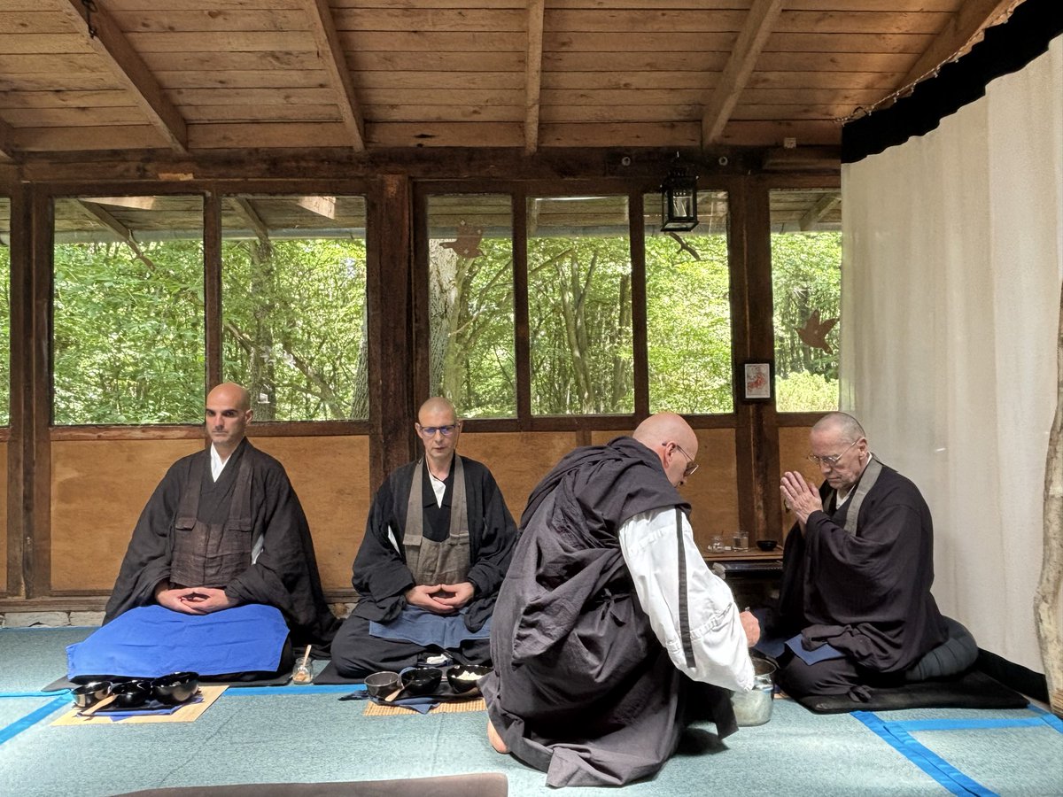 mokushozen's tweet photo. Oryoki a shuryoban - étkezés a nyári gyakorlóperiódus alatt, 2026, Hoboji zen templom, https://t.co/iXBj4fKvcj https://t.co/nFZ8YyHTOT