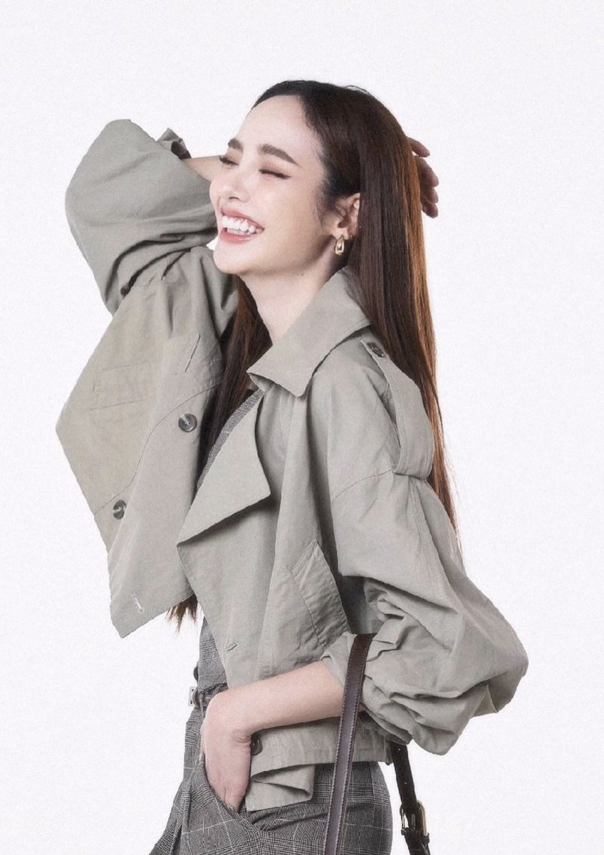4everprecious03's tweet photo. Loving how carefree her smile looks 

PATCHA ON SET THIS JULY 24
#พัดชา���ลอย #Patchaploy https://t.co/YLlRwyUesQ