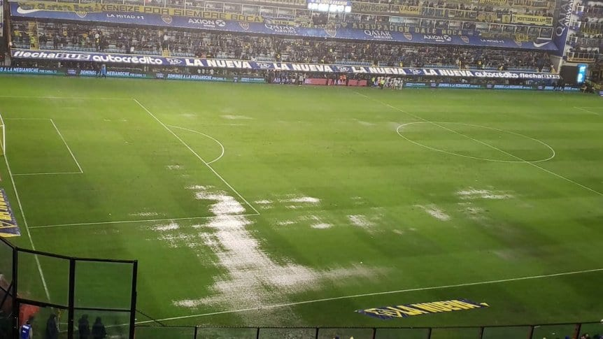 JrZbsas's tweet photo. Riquelme es un hijo de buta que esta haciendo mierda a Boca con las decisiones futbolísticas que toma permitiendo que los jugadores ensucien los colores como quieran
Pero yo recuerdo los problemas que teníamos con la cancha con los esbirros de Macri porque no pagaban el drenaje https://t.co/TR0DCY7wuC