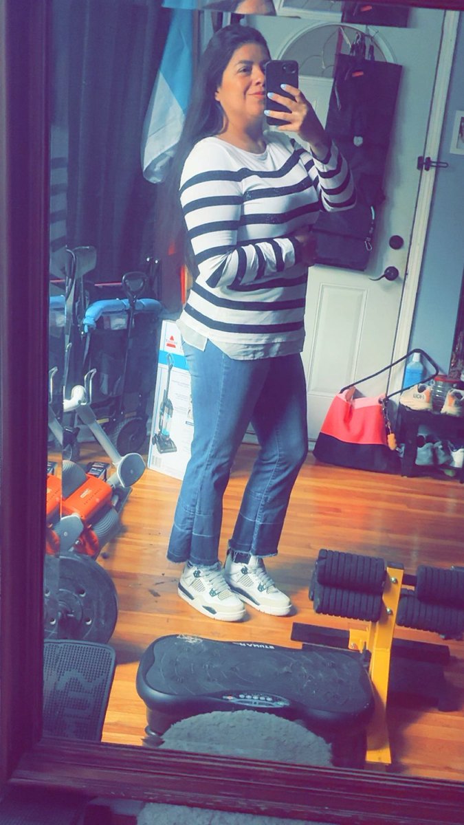 SueHappy3's tweet photo. Good morning! Happy
#Firefridays #TGIF #Sneakersue #Kotd military 4s
Enjoy your day! Weekend!
Love you all! โค๏ธ๐๐ #Lovesue @jayguidos https://t.co/XE4ZvMsKQM