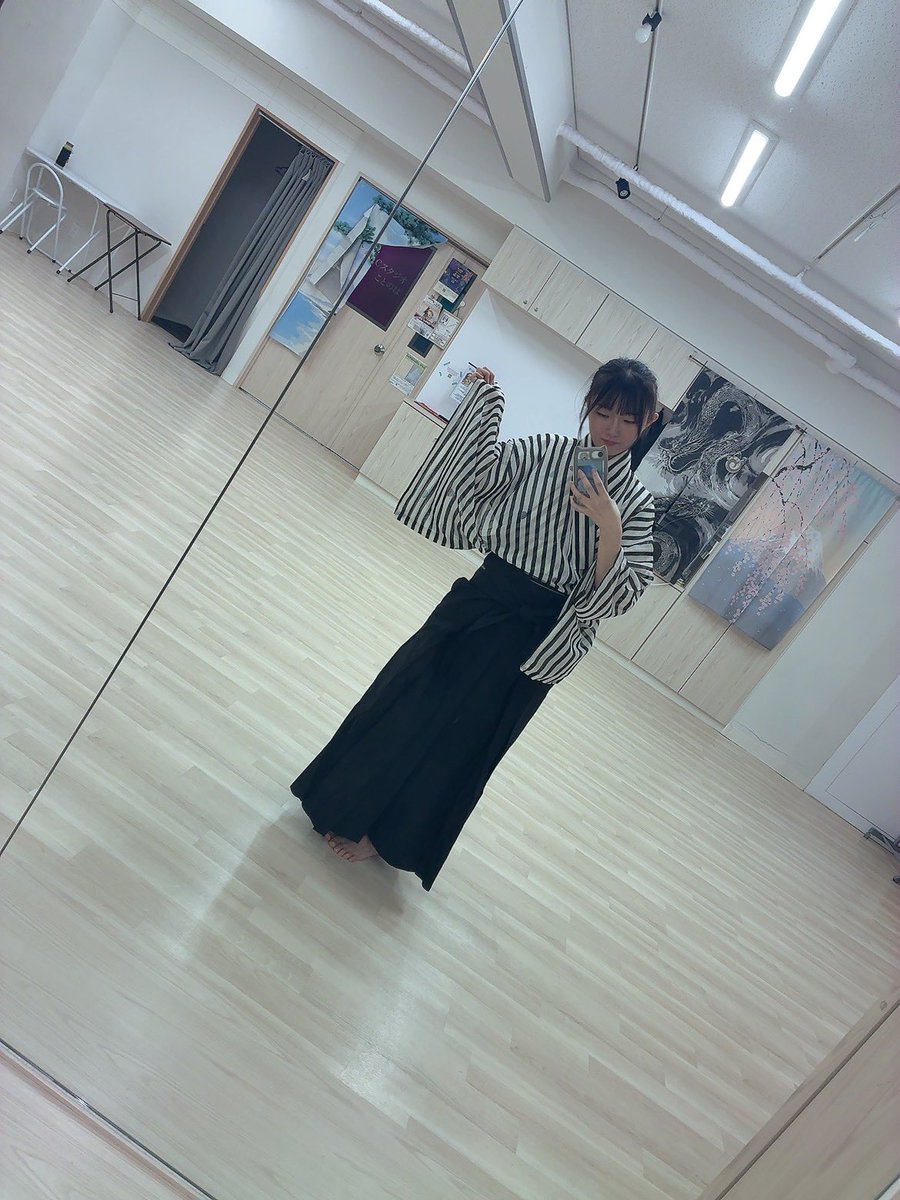 krmtkbys's tweet photo. 新しい着物買ったのでさっそく稽古で着ました☺︎
薄くて涼しいし可愛い柄でハッピー🫶
そしてわく和九までちょうど2週間です🌼
まだまだチケットのご予約お待ちしてます🥰
🎫https://t.co/GTz9VvMa5g
#わく和九・肆 https://t.co/yohvMkTbKC