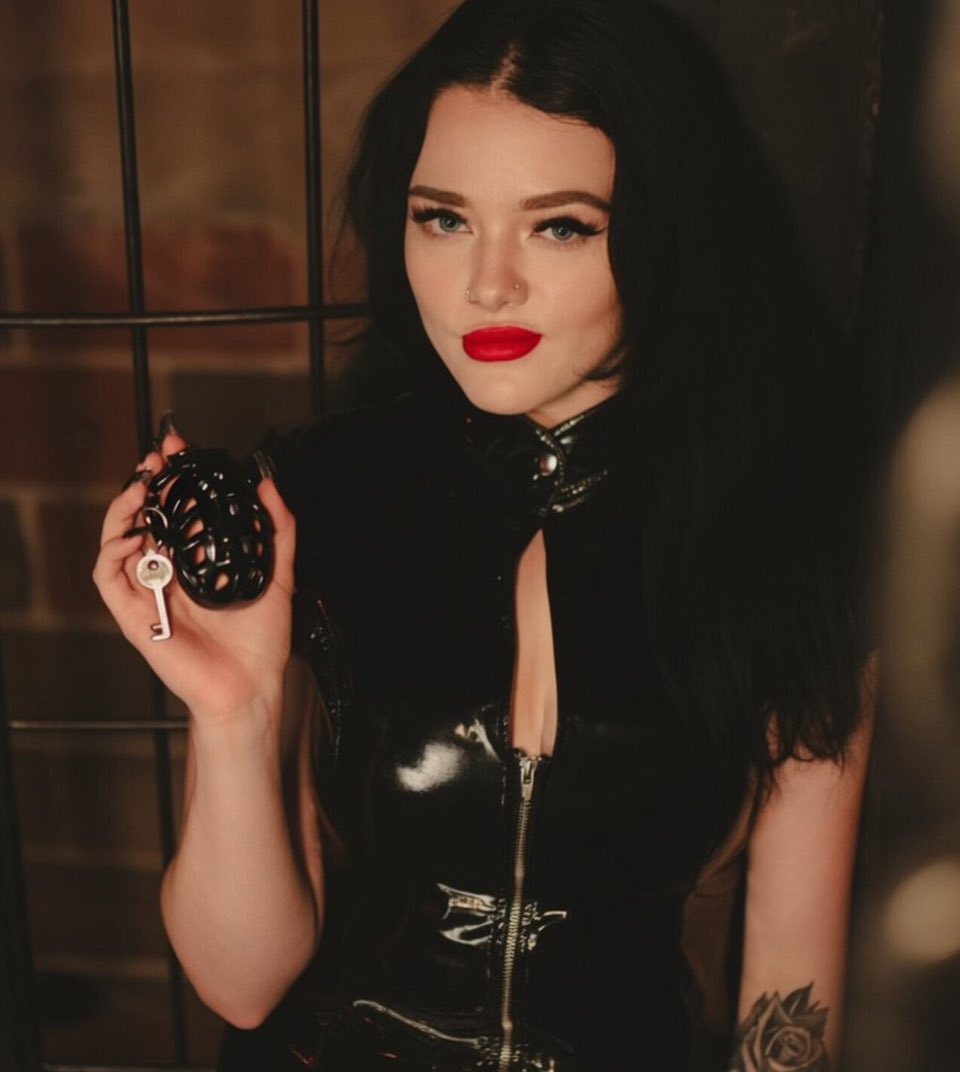 MistressVT tweet picture