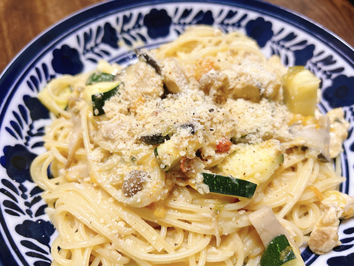 kajiro29's tweet photo. 黄色いトマトでトマトクリーム🍝 https://t.co/FQOBO6VMJO