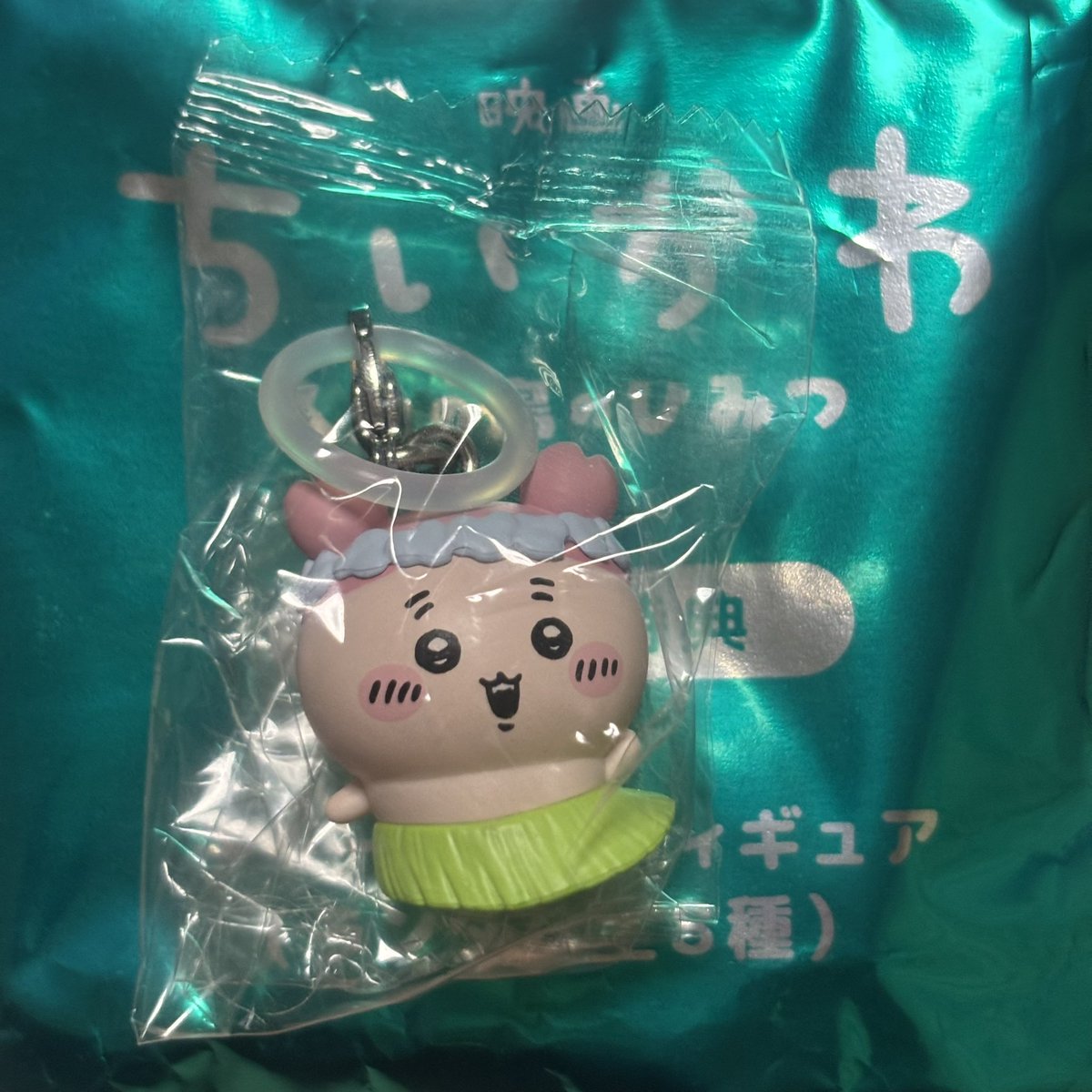 _shrsn2's tweet photo. ちいかわ 映画 入場者特典 めじるしアクセサリー 

譲　古本屋
求　ハチワレ

郵送希望📮
お気軽にお声掛けください🙇🏻‍♀️ https://t.co/SSUJGe7nlD