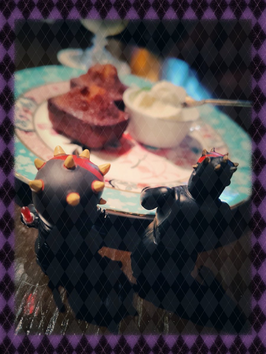 chikuwashika_m's tweet photo. おやつ👹🥧
#CAFETIME 
#CAFE #おやつ #フィナンシェ https://t.co/CT2qOvN2qd