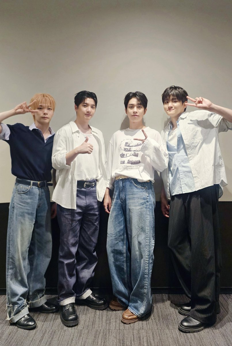 BANDLUCY_mystic's tweet photo. [#LUCY] 9TH CONCERT <ISLAND> IN YOKOHAMA 완료✔

요코하마에서도 즐거웠던 우리의 ISLAND💕
우리들의 섬에서 다시 만날 그 날을 기다릴게!

#루시 #신예찬 #최상엽 #조원상 #신광일 #ISLAND https://t.co/H9KQ66BPYQ