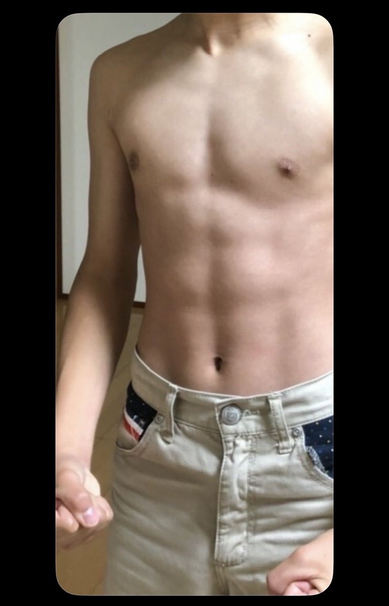 dadachich's tweet photo. 筋トレ過去比較

1番絞れてた時期かな〜
コツコツが大切なことが目に見えるってこうゆうことを言うのかな。

#筋トレ習慣　#継続は力なり　#自分磨
#筋トレ　#豊かな人生を目指す
#日々の積み上げ https://t.co/vcncHw7w1f