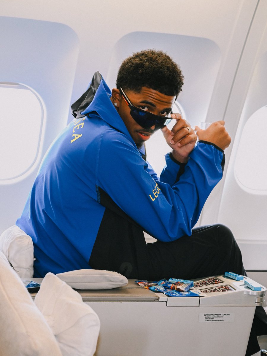 ChelseaFC's tweet photo. Take-off. 🔜 https://t.co/QdcxrI6rae