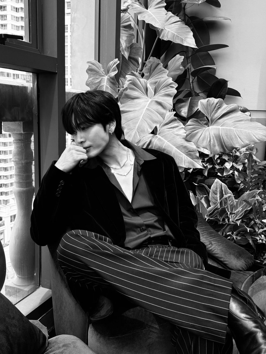 pondsanta's tweet photo. i feel like dying waiting for you my gunaiyara https://t.co/39jCxC62Uf