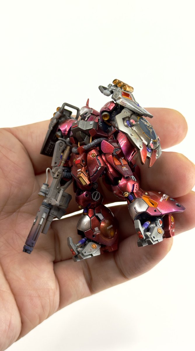 OtogunC's tweet photo. 今晩はガンダムアーティファクトシリーズ続きです。ヤクトドーガクエス機もこれにて完成。こちらは武器以外はフルグロスグラデーションベースにて仕上げ。後はギュネイ機ですね。もう何枚かまたアップしたいと。

＃ガンプラ
＃プラモデルライフ
＃ガンダムアーティファクト
＃gunpla https://t.co/L1jKaZD9ZF