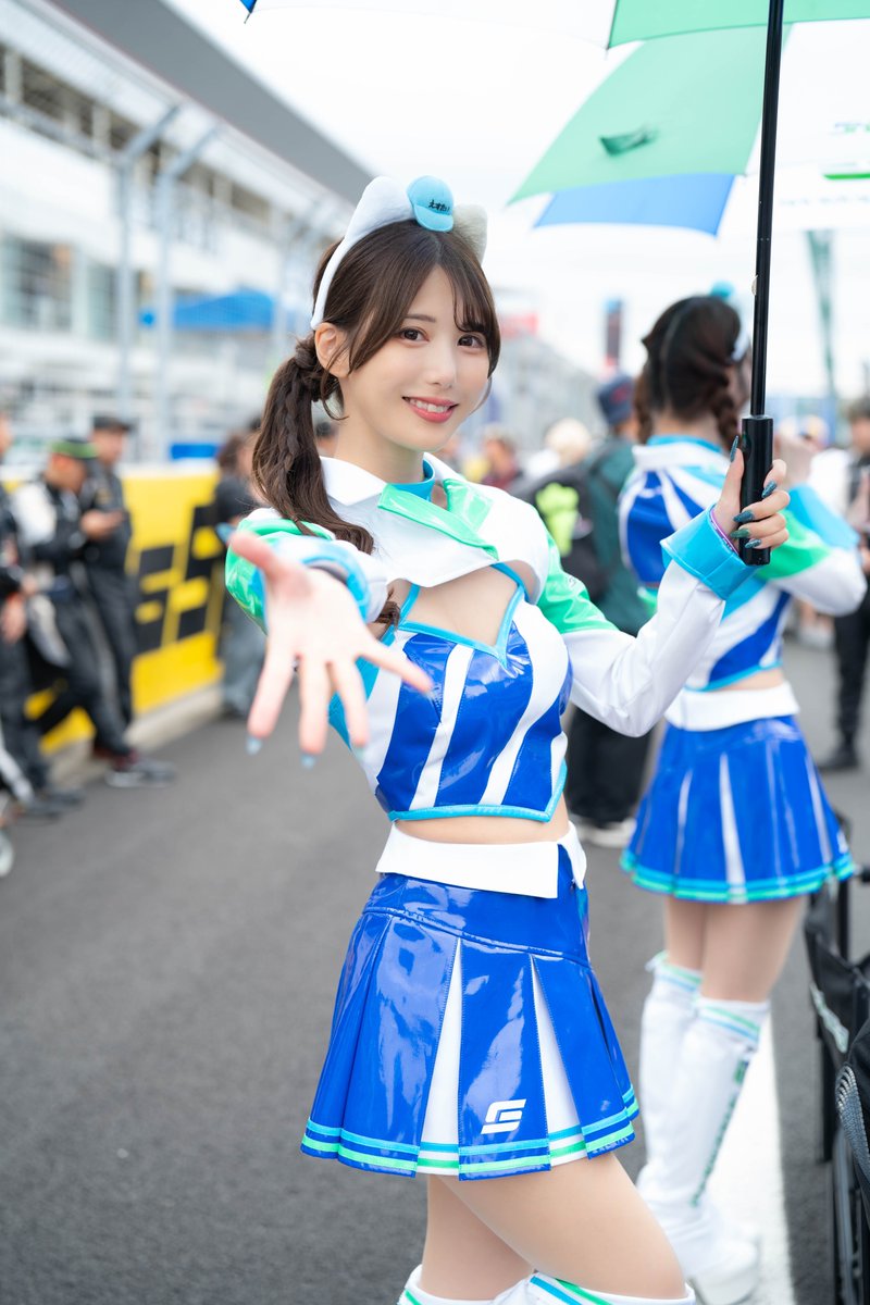 Naaaaaa_Ya719's tweet photo. 2026.6.6
スーパー耐久_Rd.3_富士スピードウェイ_24時間レース
DAY2_グリッドウォーク
SHADE GIRLS
伊達望さん( @mnn_ccc )
尊すぎてもう何も言えない🥰🥰🥰
撮影対応ありがとうございました!
#S耐
#SHADE_RACING
#伊達望
#おめぇが1番だよ伊達ちゃん https://t.co/XPIC7NDVoU