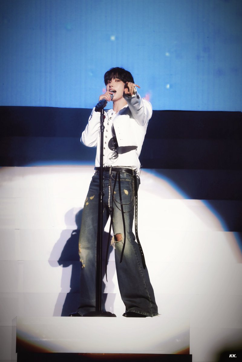 KK0_0218's tweet photo. 🎞️
260724 DXS in KAOHSIUNG

#도겸 #DK #ドギョム #DOKYEOM #이석민
#SEVENTEEN #세븐틴 https://t.co/a0K5oCU9Tp