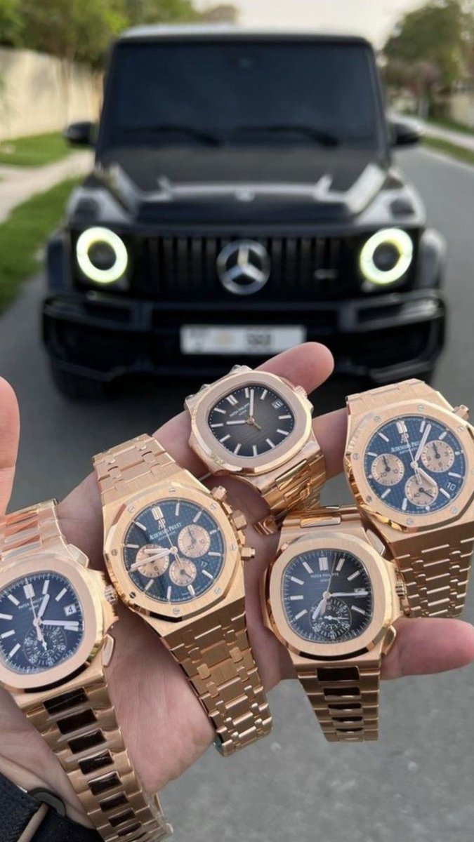 LunaBellpp's tweet photo. Beautiful premium timepiece shining in the dark https://t.co/vmGUSUDgXg