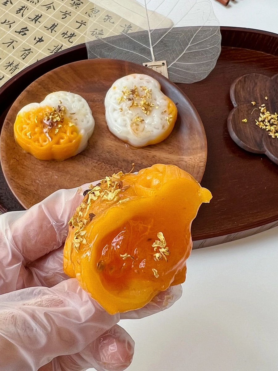 ShericeSum8fd's tweet photo. Met my new neighbor Mrs. Li today—she brought homemade osmanthus cake and I gave her a jar of my homemade pickled radish. Warm tiny wins make this neighborhood feel like family! https://t.co/8UOE8O5YXN