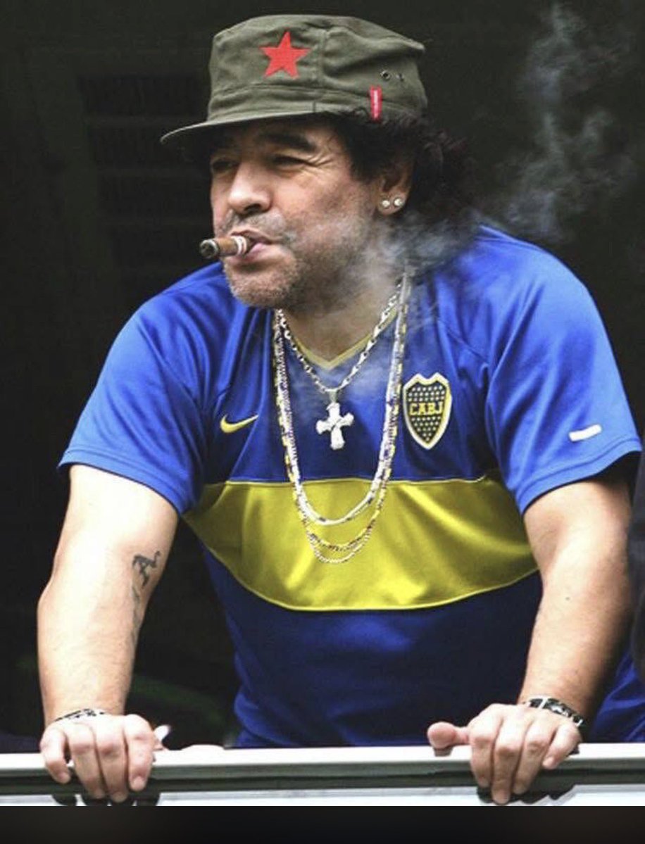 Frenkie_Woody's tweet photo. “Non mi lasciano entrare in Giappone perché ho consumato droghe. Però lasciano entrare gli americani che gli hanno sganciato due bombe atomiche”.

Diego Armando Maradona https://t.co/OqD8gjd7O3