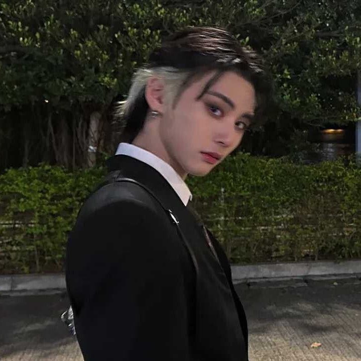 dearyeppi's tweet photo. I’m still here https://t.co/xpZvU1lpVL
