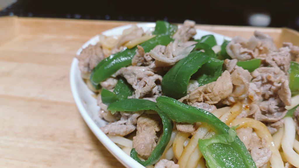 k2project's tweet photo. ピーマンたっぷり焼きうどん。
#夕食 https://t.co/e0dudchZl2