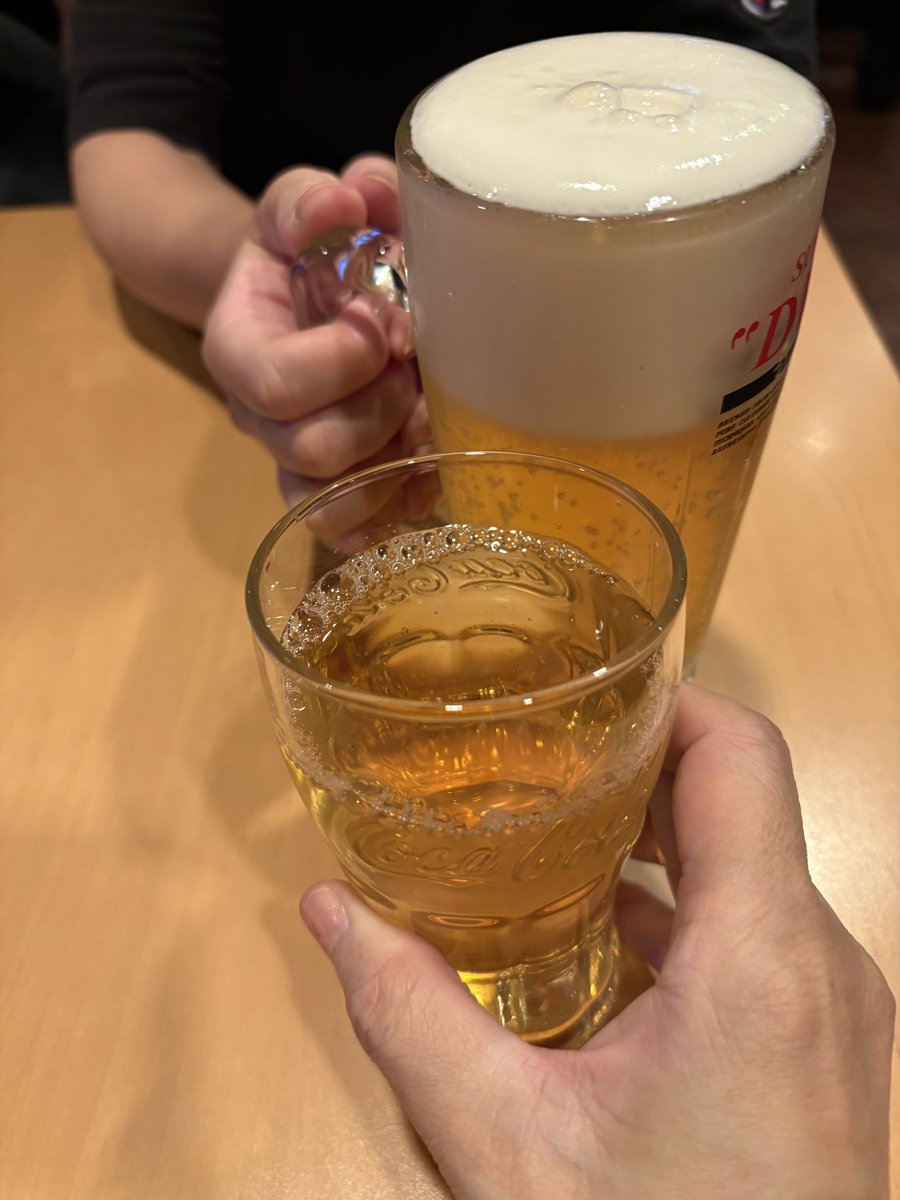 riruk999's tweet photo. 「めっちゃ可愛いねん雑貨屋祭り」無事に初日が終了いたしました。古くからのお友だち作家さんとご飯。いっぱい喋りましたー！！さておうちに帰るよ。駅で電車待ってるけど激暑い🥵 https://t.co/Z15tB5ZuTy