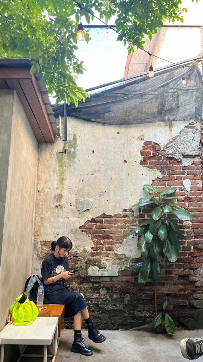 trouble__sss's tweet photo. aku nyaman sendiri https://t.co/R0OcuvVLGe