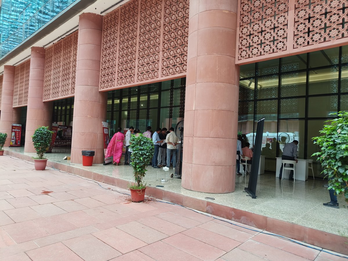 DelhiStateNTEP's tweet photo. A record 710 beneficiaries visited the Ayushman Arogya Shivir at Kartavya Bhawan-III today. Officers, employees, workers, security &amp; sanitation staff, &amp; many 50 yr+ beneficiaries, availed the health screenings.
#TBMuktBharat #SwasthBharatViksitBharat @MoHFW_INDIA @TbDivision https://t.co/JR6MC5PHQd