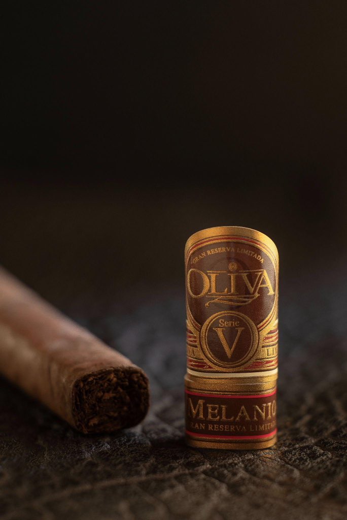 OlivaCigar's tweet photo. The reward for a long week
..
#olivacigar #cigaraficionado 
#cigarlife #craft #cigarlover https://t.co/HJEb8y50FE