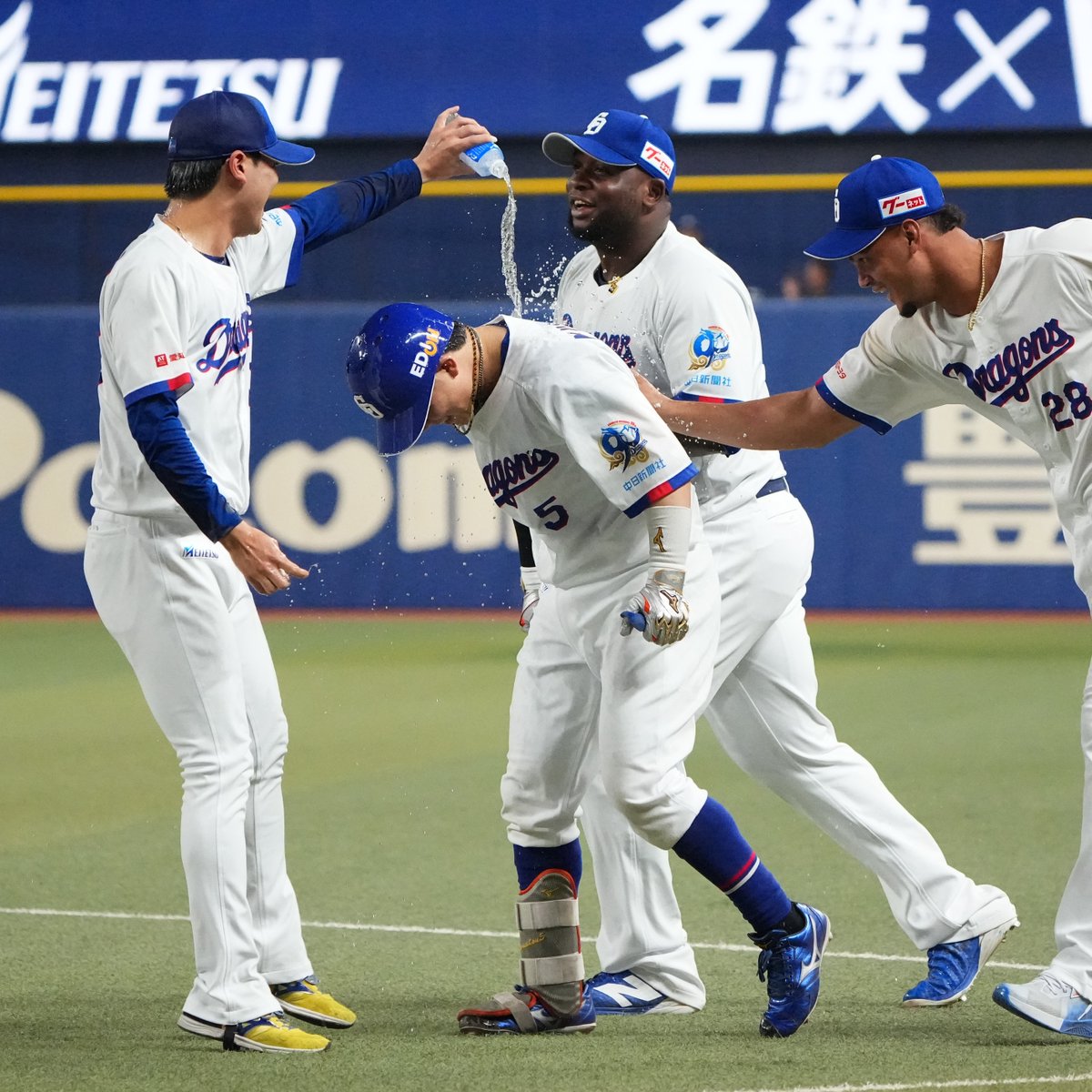 DragonsOfficial's tweet photo. ／
＃JERAセ・リーグ 速報⚾️
＼
中３ー２デ
本日の ＃月間JERAセ・リーグAWARD ノミネート選手はこちら✋
９回裏１死二、三塁、サヨナラのタイムリー内野安打を放った ＃村松開人 選手です。
ノミネート選手はこちら　https://t.co/6Kn01LIDuo
JERA協賛特設ページ　https://t.co/n6PQVjYdeS
#JERA 　#灯セ
#どらほー