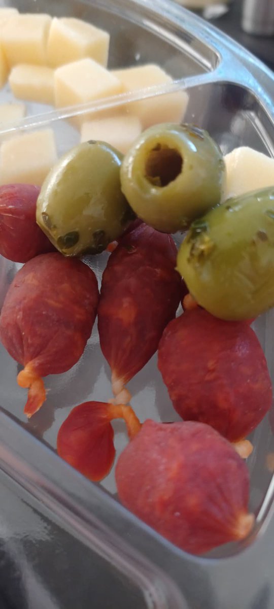 jt24uk's tweet photo. MONDAY. Birthday Celebrations day 5. Fresh crab straight off boat that day in Staithes, nice with Champagne/Sparkling wine. They need days notice for cooked dressed lobster π or they do sell them alive (keep it as a petπ). Mini Chorizo Sausagesπβ€οΈ. Photos JT NE UK #birthjay https://t.co/Q8YYdv3dVU