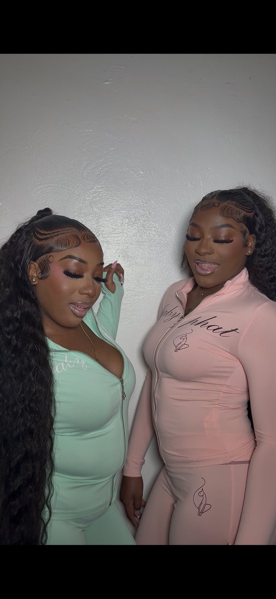 _SadityDoll's tweet photo. The Princess and the Barbie 🤎👩🏾‍❤️‍💋‍👩🏾 https://t.co/MVW9BUp6A0