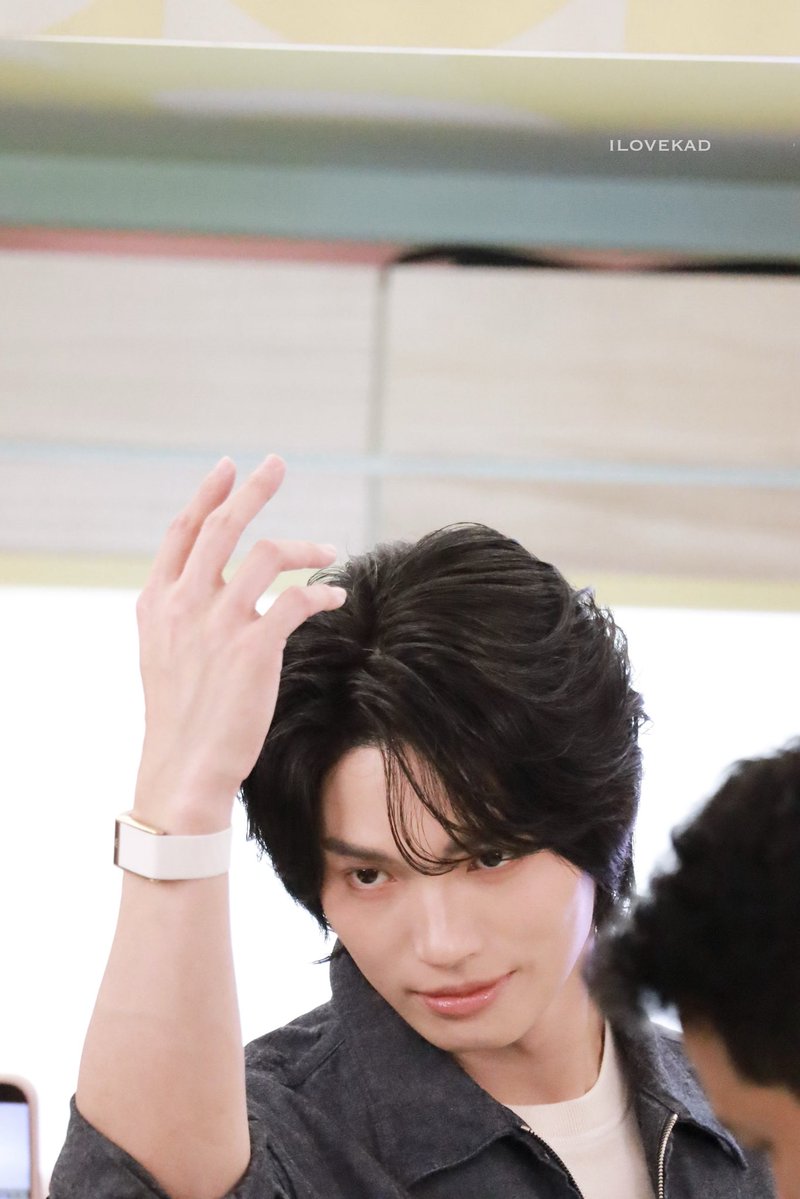 ilovekad's tweet photo. หล่อค้าบบ

PRADA BEAUTY SUMMER X WIN

#PradaBeautyxWin #PradaBeauty 
#PradaMakeup #PradaFragances 
#winmetawin https://t.co/GZiClRrrU1