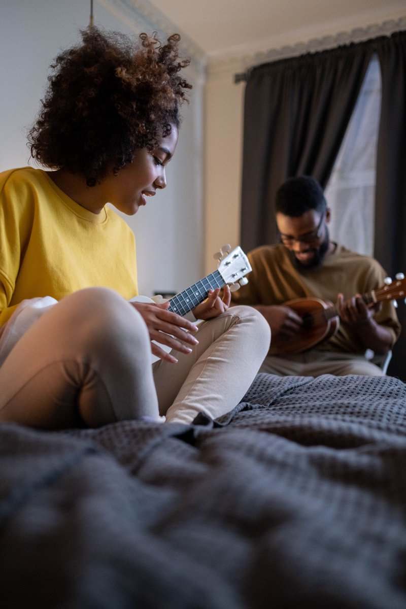 CapricornFM's tweet photo. #SingItBack | Don't just listen sing along! Complete today's lyric challenge and let your voice be heard.
WhatsApp your voice note to Lesedi Molekwa on 079 899 6226 during the #CapricornConnection. https://t.co/W3roIhNkLo