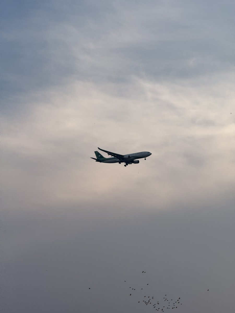 jamtoastaurchai's tweet photo. Also an Iraqi Air A330 fro Baghdad! A pretty rare sight https://t.co/X7G7gML96z