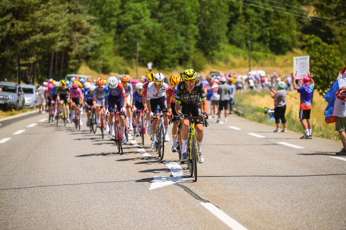 tjcope's tweet photo. 👋🏼¡¡¡HOOOLA, HOLAAA!!!👋🏼

🚴‍♂️🤩 ¡DECIMO NOVENO DÍA , HOY DÍA GRANDE, SE SUBE Alpe d'Huez #TDF2026!
 🇫🇷 Etapa 19 / Gap - Alpe d'Huez
➡️ 127.9 km 

🎙️@herifrade
🎤 @AlbertoArauzM
🇫🇷  @qiglesias
🚴🏻‍♂️ @oscarpereiro
🚴🏻‍♂️ @JoanPrats360
🚴🏻‍♂️ @pasamontesluis

#TourEnCOPE

📻COPE +
📲APP
💻https://t.co/bbFGnATPPj