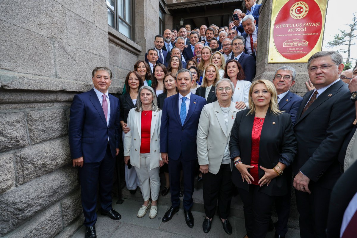 muratemir_dr's tweet photo. İlk istikametimiz bağımsızlık ateşinin yakıldığı kutlu mekan I. TBMM Binası!

Genel Başkanımız Özgür Özel liderliğinde; milletvekillerimiz ve vatandaşlarımızın coşkusuyla omuz omuza verdik. 106 yıl önce bu çatı altında filizlenen o büyük inançla, yeni bir kurtuluş mücadelesi ve iktidar yürüyüşü başlatıyoruz. 

Yolumuz açık olsun!