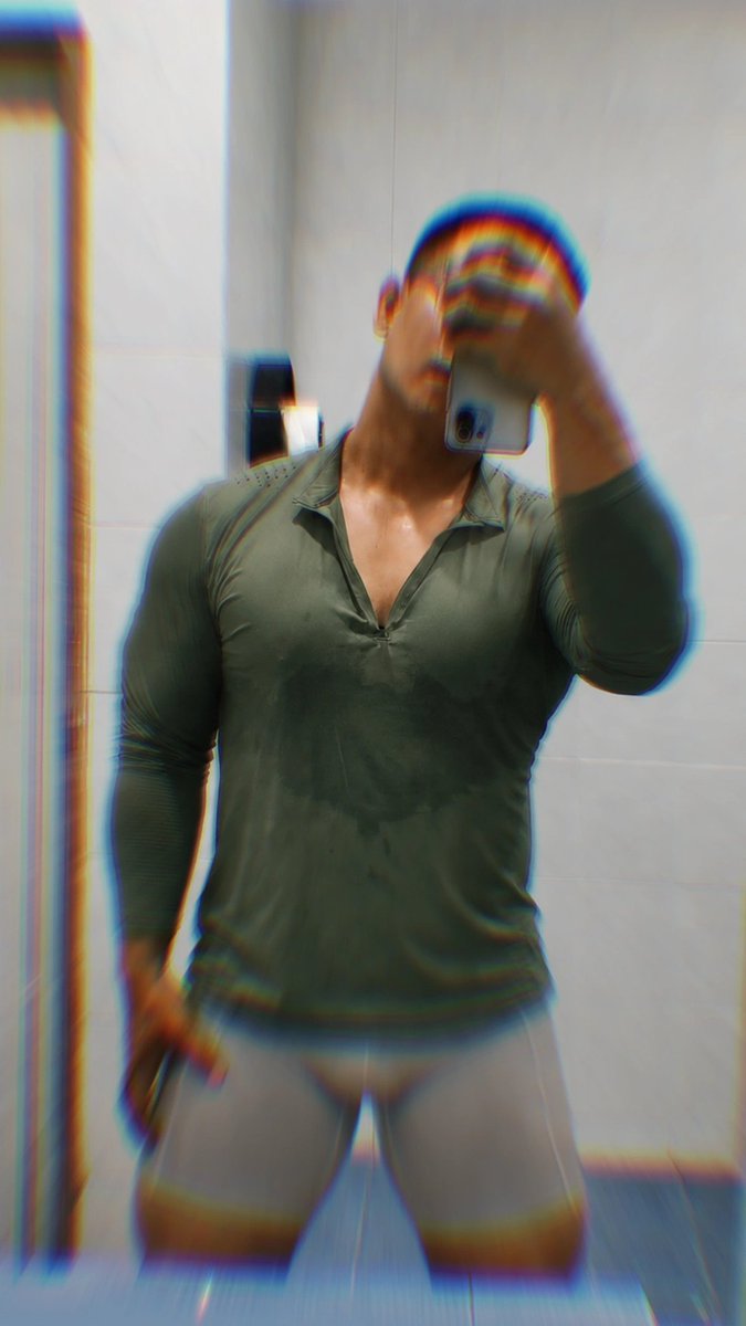 breakee's tweet photo. ซ่าแบบสั่น ๆ ในวัน leg day https://t.co/VYndCcmMyo