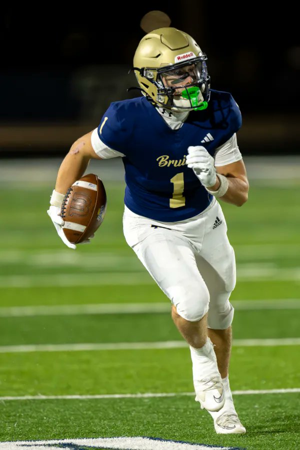 KyleNeddenriep's tweet photo. We continue the countdown to high school football kickoff with a look at 33 Central Indiana wide receivers to watch this season. https://t.co/wfnsvMp8Wd https://t.co/DUJrreebON