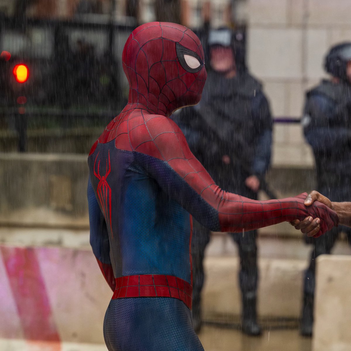 captaincupkick's tweet photo. That costume even looks sick in the rain https://t.co/oZSbwKOfPn