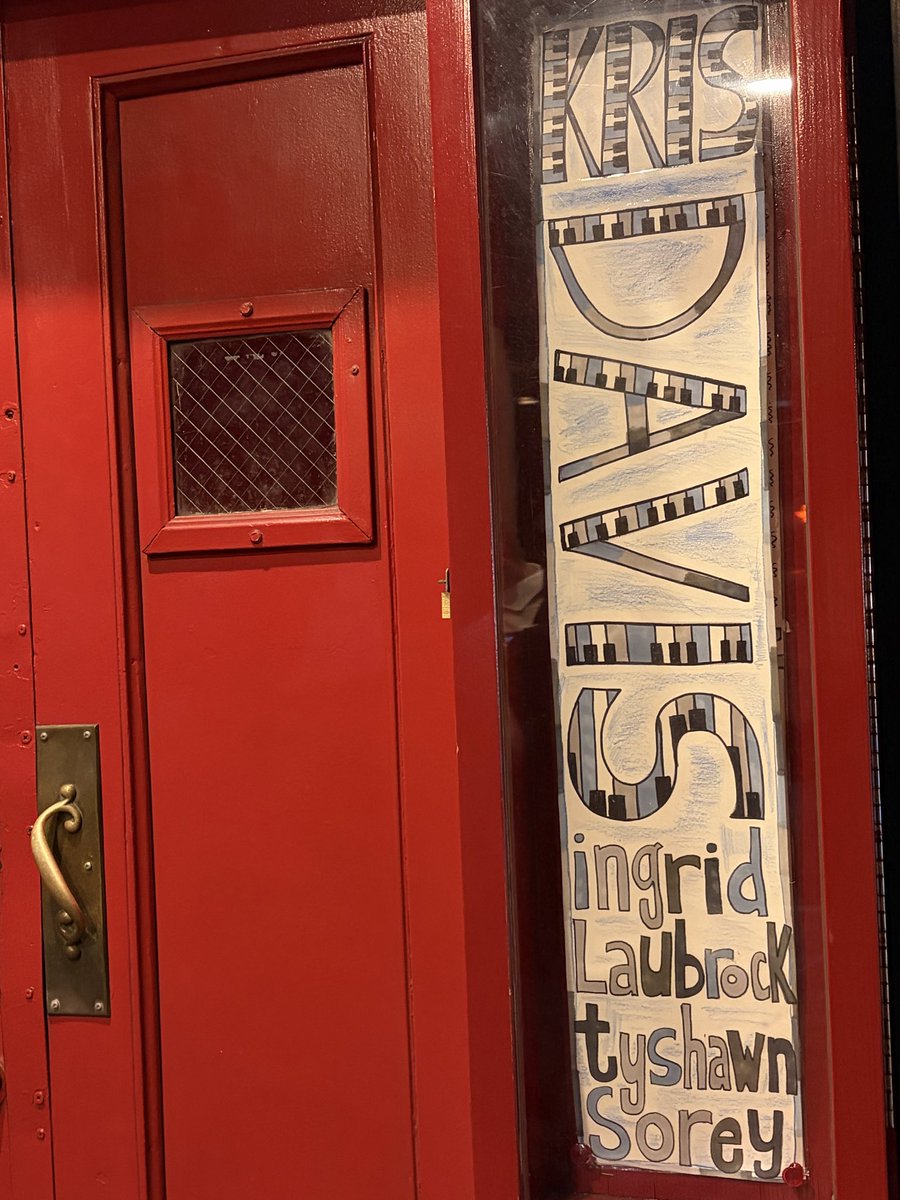 nycjazzrecord's tweet photo. Paradoxical Frog allstar trio—@krisdavismusic Ingrid Laubrock @tdrumr41—“Slow Burn”-ed another intense, sold out set @vanguardjazz. The Sorey-penned, self-explanatory, multi-movement composition could in itself have been set-length. Kudos to the venue for another unique, stellar booking. Folks: Don’t miss this “show of the year” candidate (thru Sunday)…