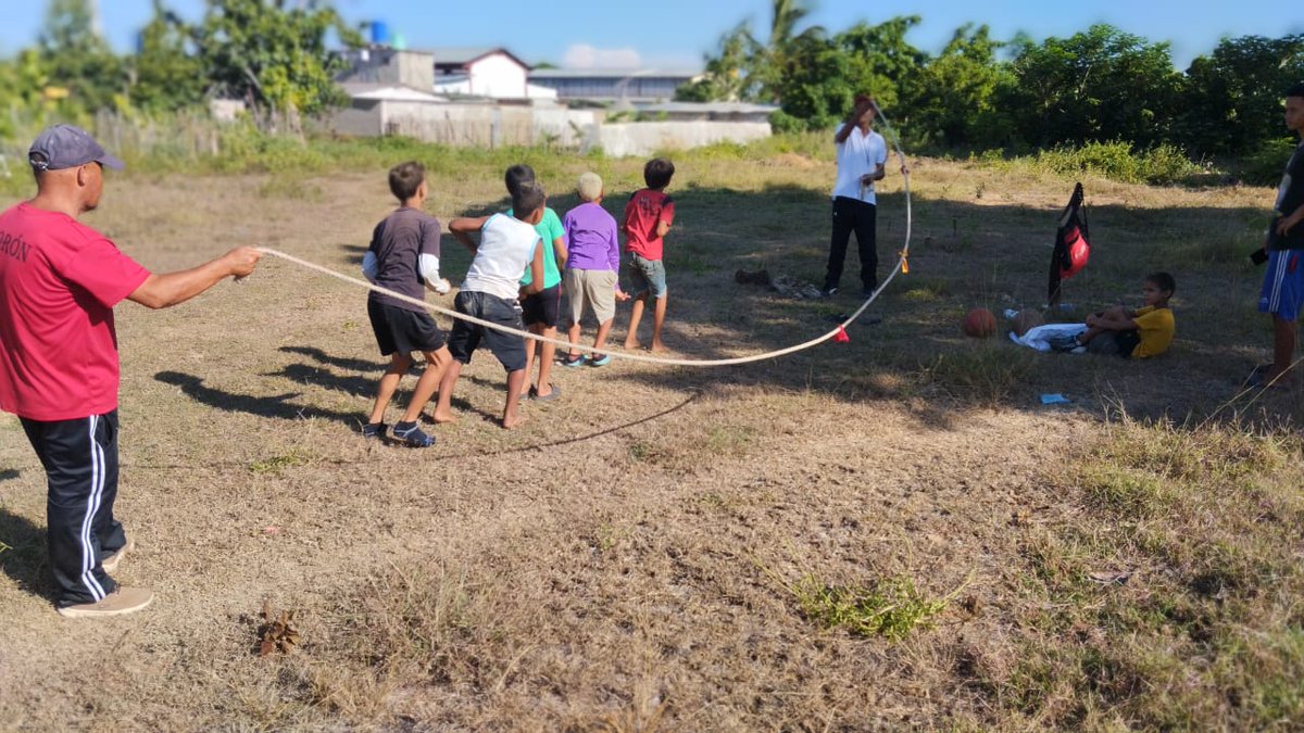 BBarleidys's tweet photo. Actividades recreativas Desde el Reparto Paraíso comunidad en condiciones de vulnerabilidad del consejo popular Este. Morón 
#100AñosConFidel 
#CiegodeAvila https://t.co/7gLMY4ZQLu