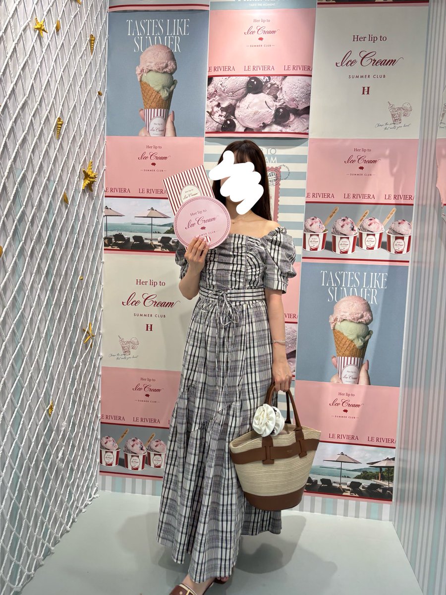 m_0222_p's tweet photo. Herlipto ICE Creamのpreviewへ🍨
とても快適でゆっくりグッズも選べました🌟チェリーボンボン味変わった気がする…🍒？？今回も買いまくり、1番欲しかったシールもげっとできた🤍4回目の今年も可愛いな〜〜2年目だけ団扇の写真なかった😺 #herlipto https://t.co/7jhyGd02MH