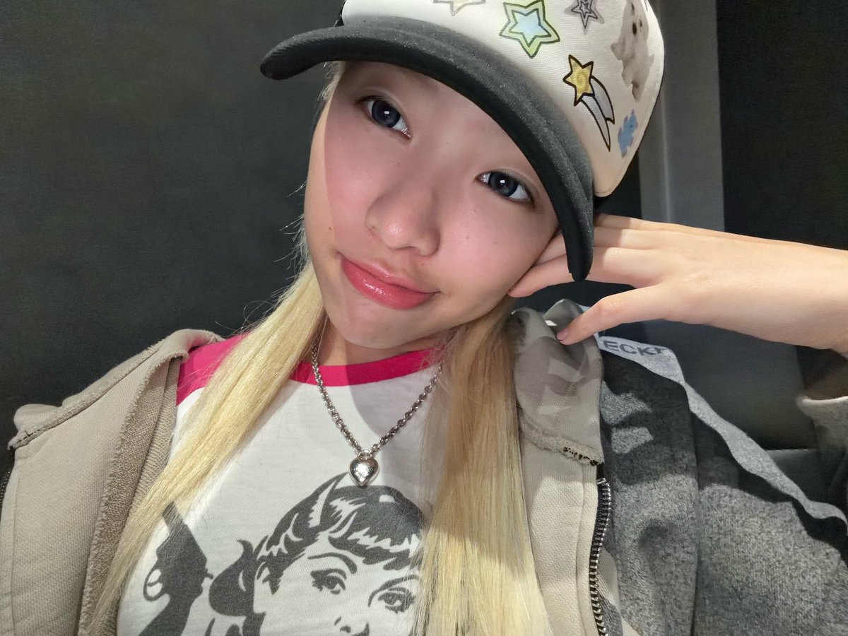 alphazbarbie's tweet photo. cutieeee 💖 https://t.co/CP6q94QkRF