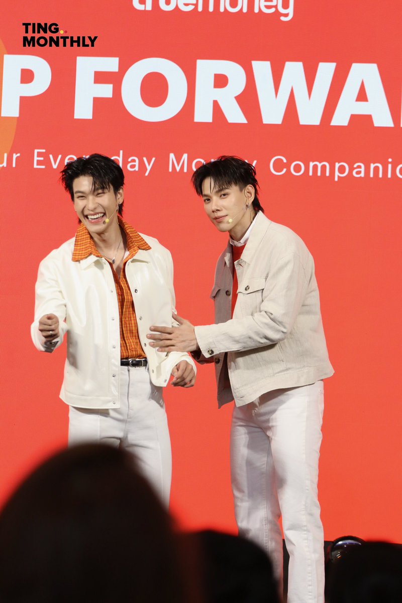 tingmonthly's tweet photo. “ต้าห์อู๋ - ออฟโรด” ในงาน "Tap Forward: Your Everyday Money Companion" "Tap-to-Pay แตะจ่ายง่าย ด้วยทรูมันนี่"  

TrueMoneyTAP FORWARD DAOUOFFROAD
#TrueMoneyxต้าห์อู๋ออฟโรด
#ต้าห์อู๋ออฟโรด #DaouOffroad https://t.co/uQ1xa9pjIU